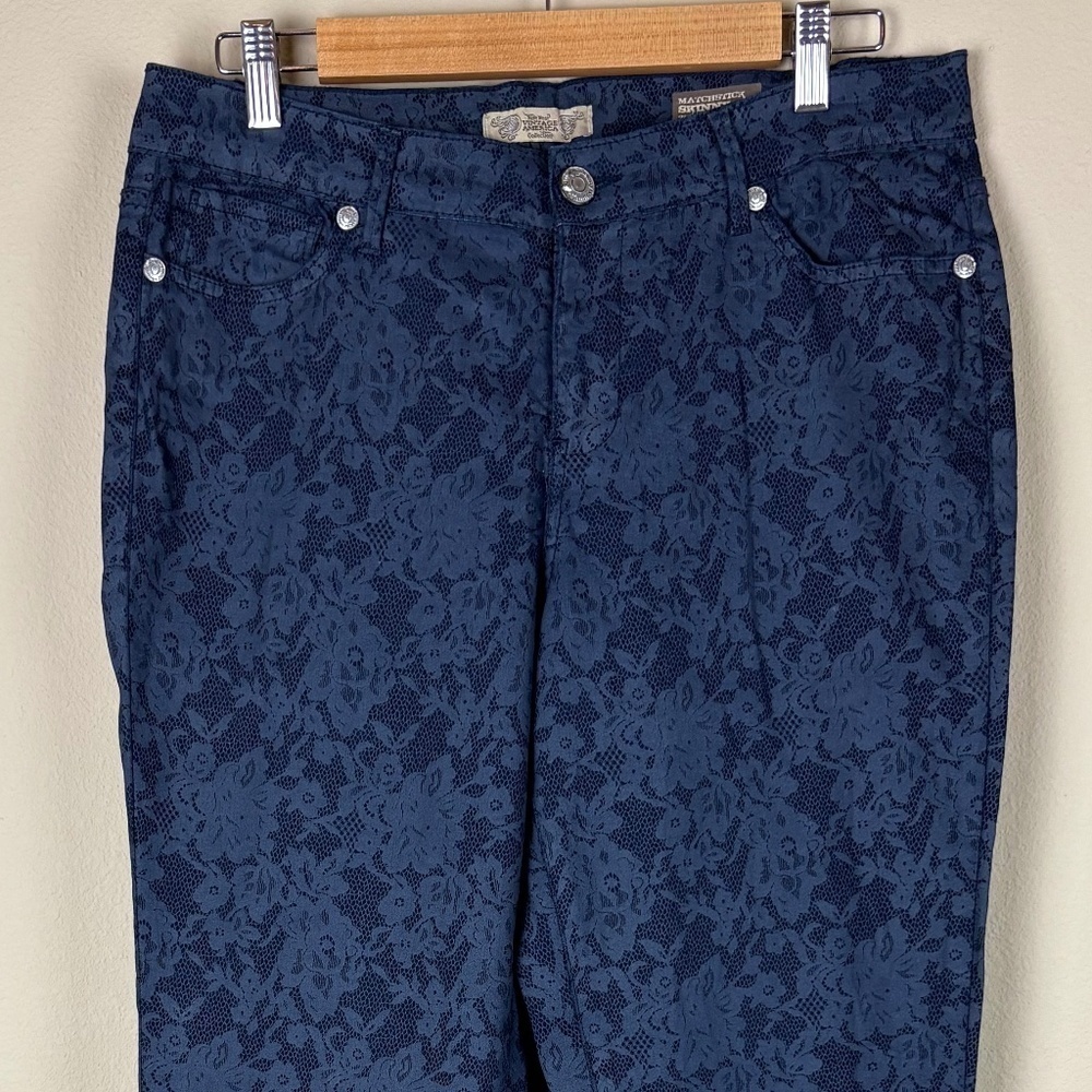 Nine West Vintage America Collection Matchstick Skinny Navy Lace pants; Size 31